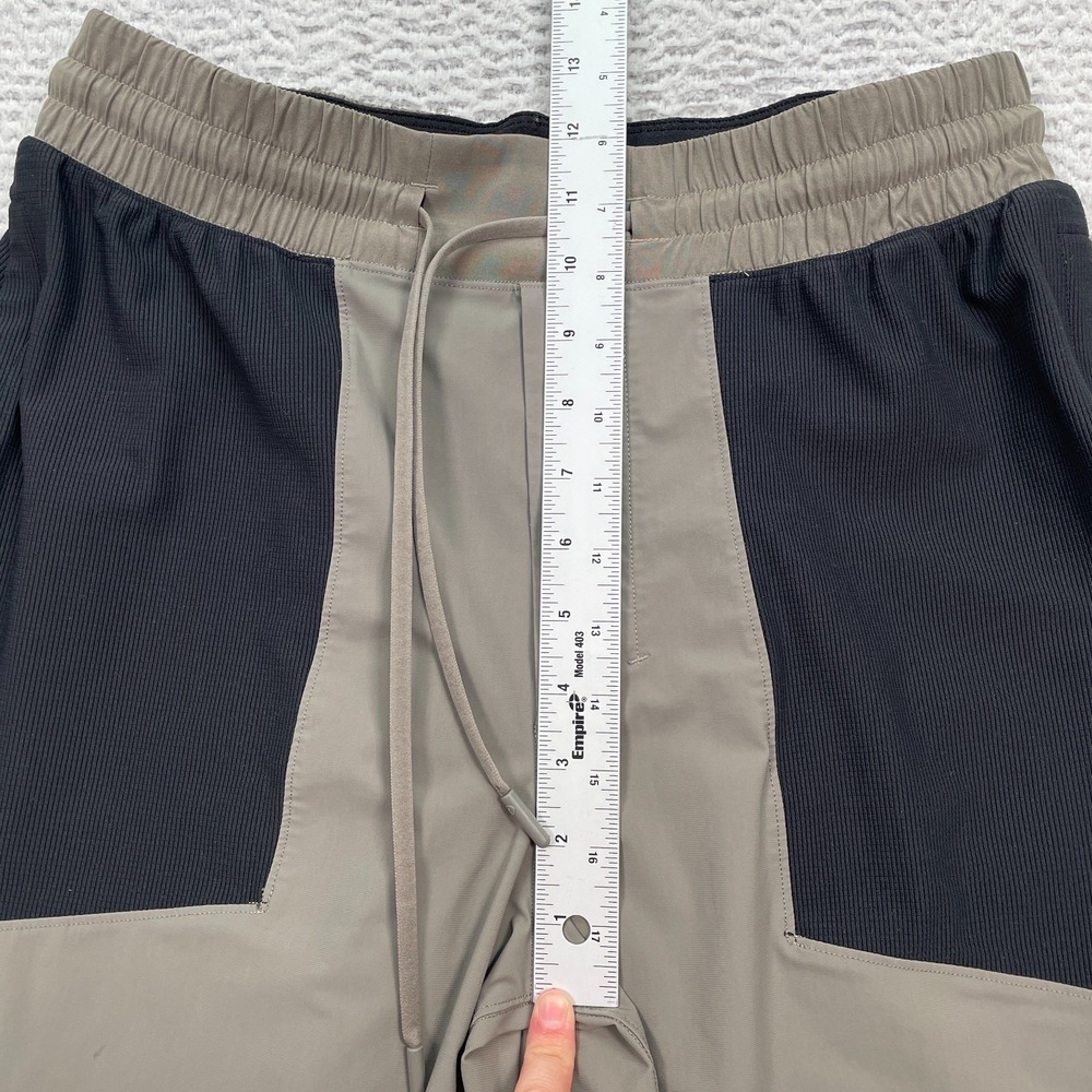 Lululemon In The Key Shorts Men's Size Medium (Fits 30) Workout Gym 10" - Picture 6 of 9